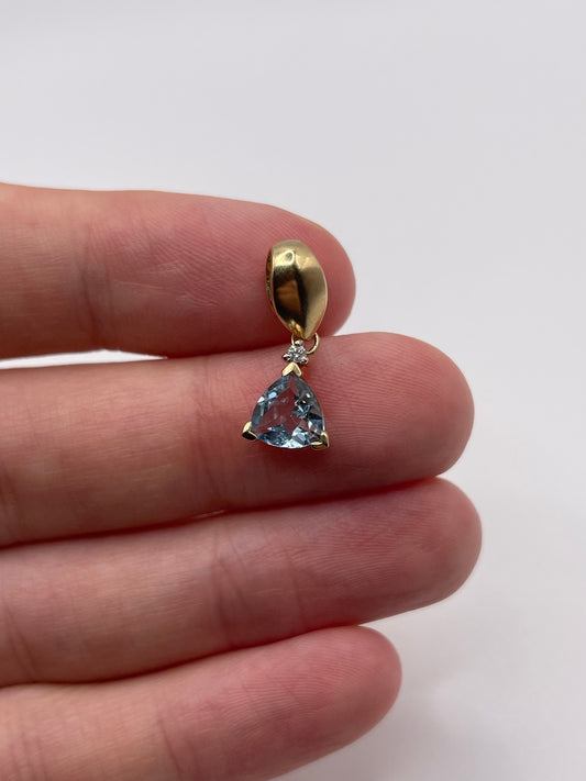 9ct gold topaz and diamond pendant