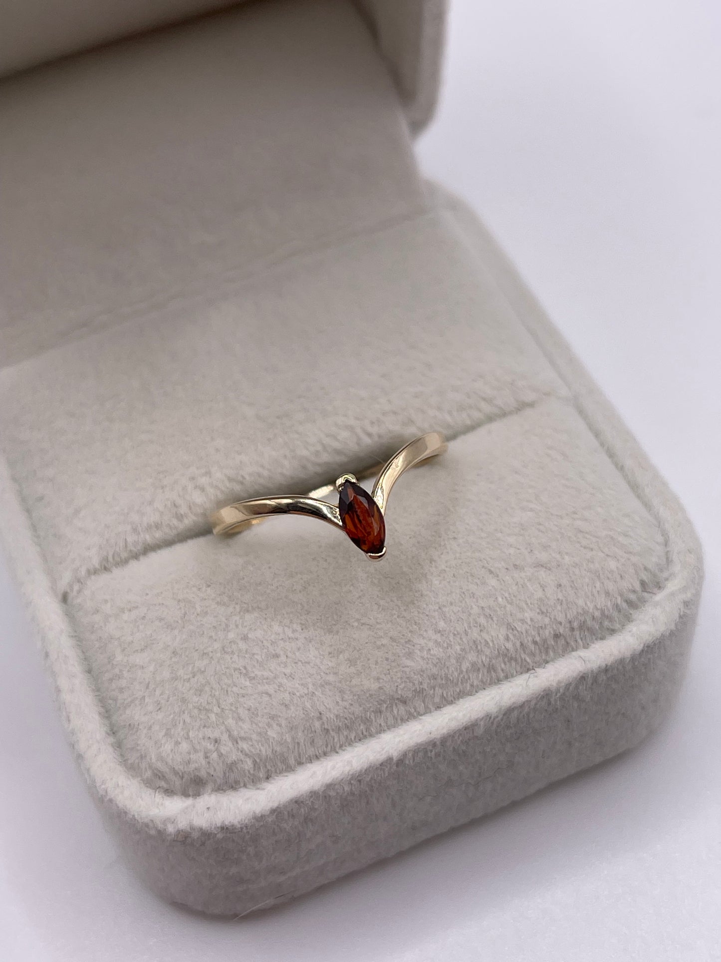 9ct gold garnet wishbone ring