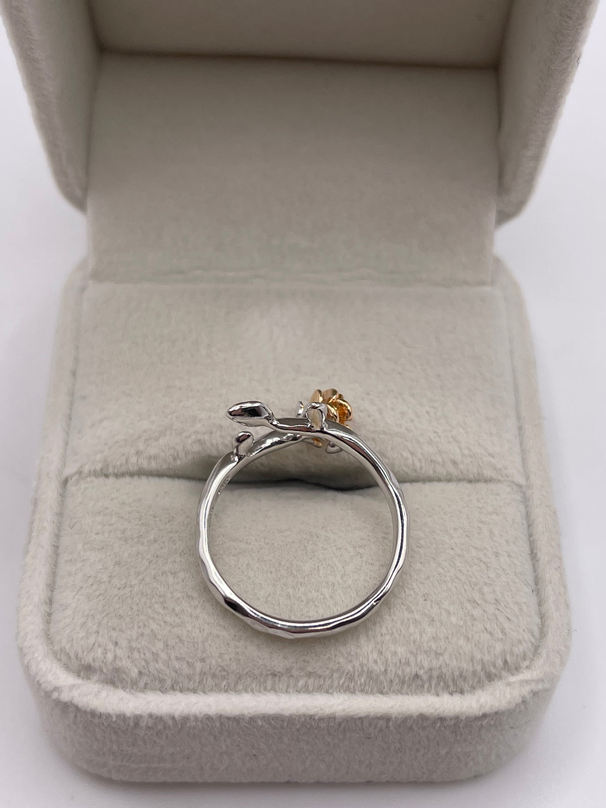 18ct two tone gold rose ring