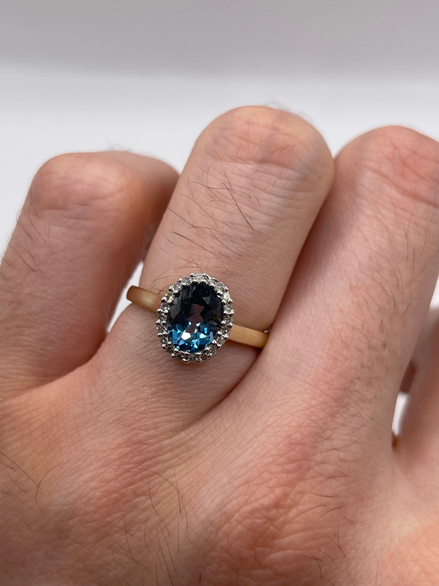 9ct gold topaz and diamond ring