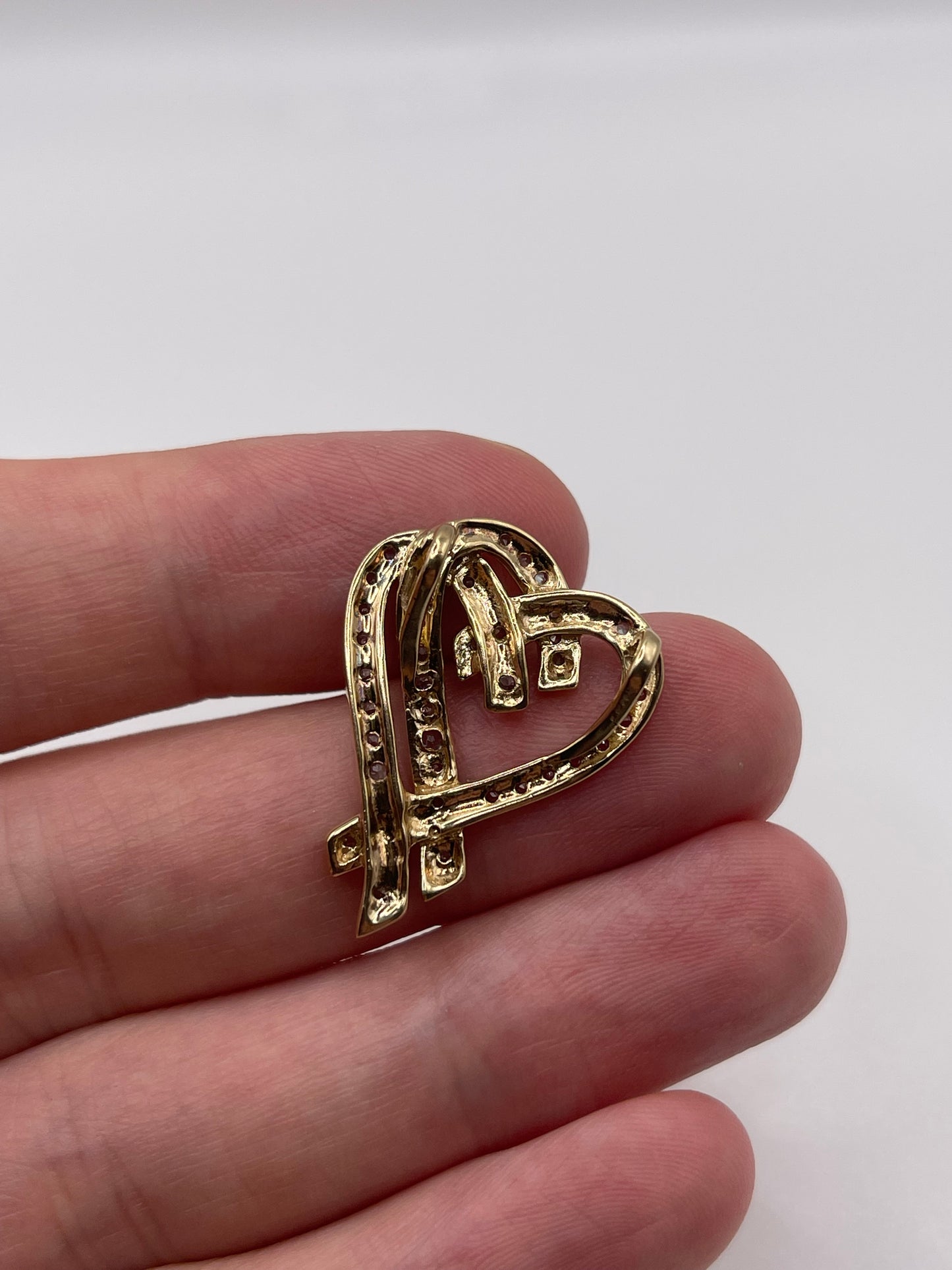 9ct gold alexandrite heart pendant