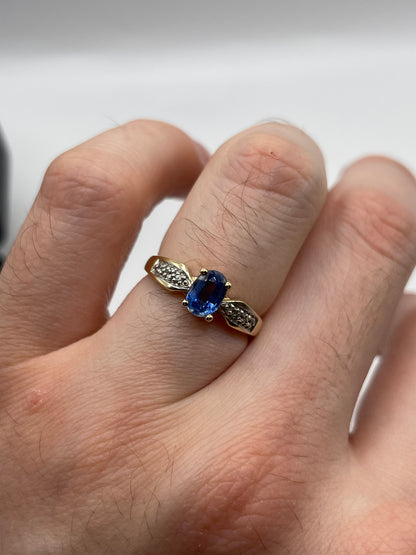 9ct gold sapphire ring