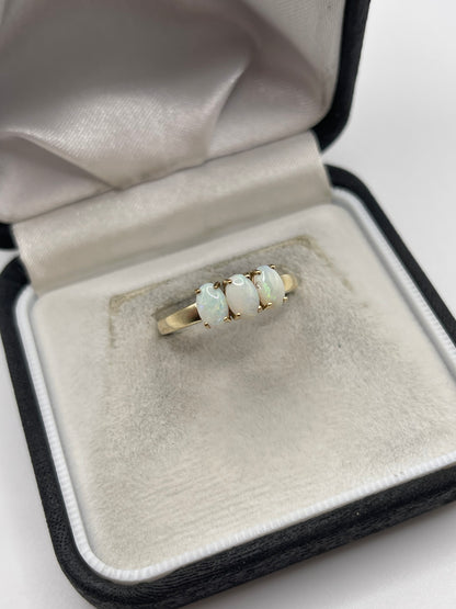 9ct gold opal ring