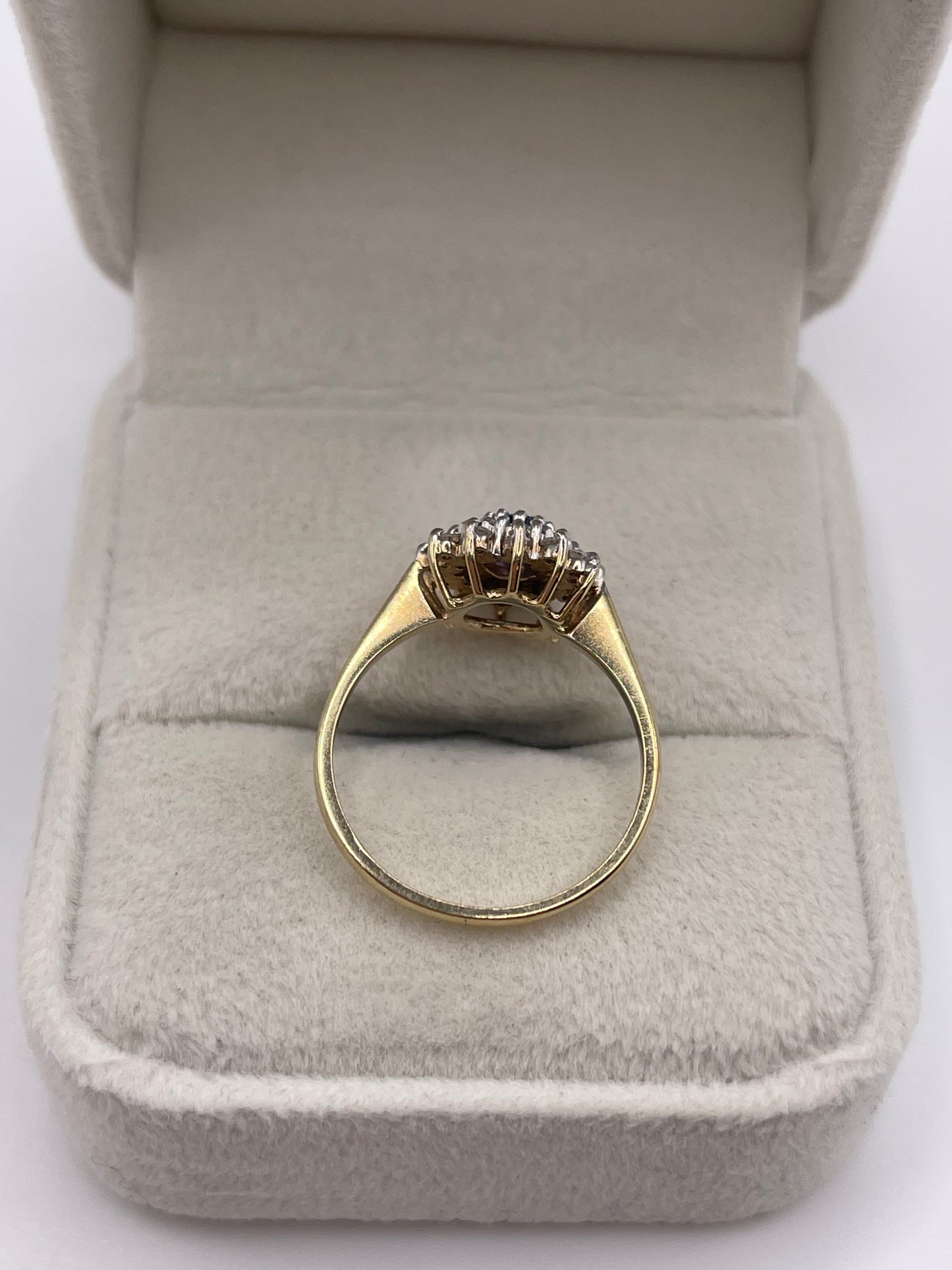 9ct gold sapphire and diamond ring