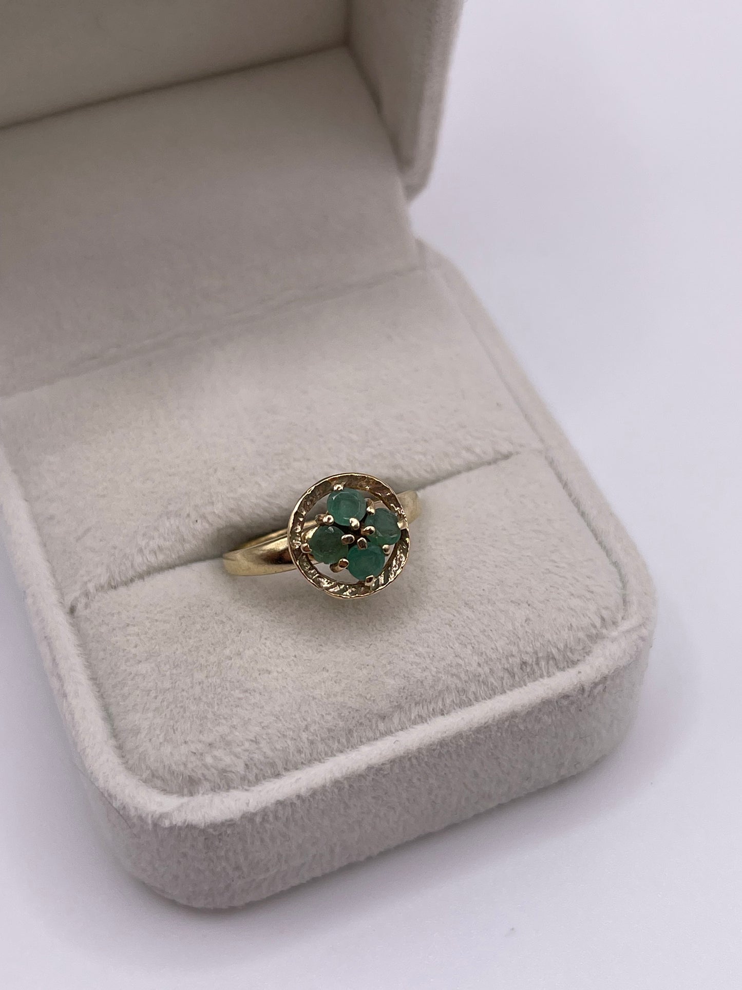 9ct gold emerald ring