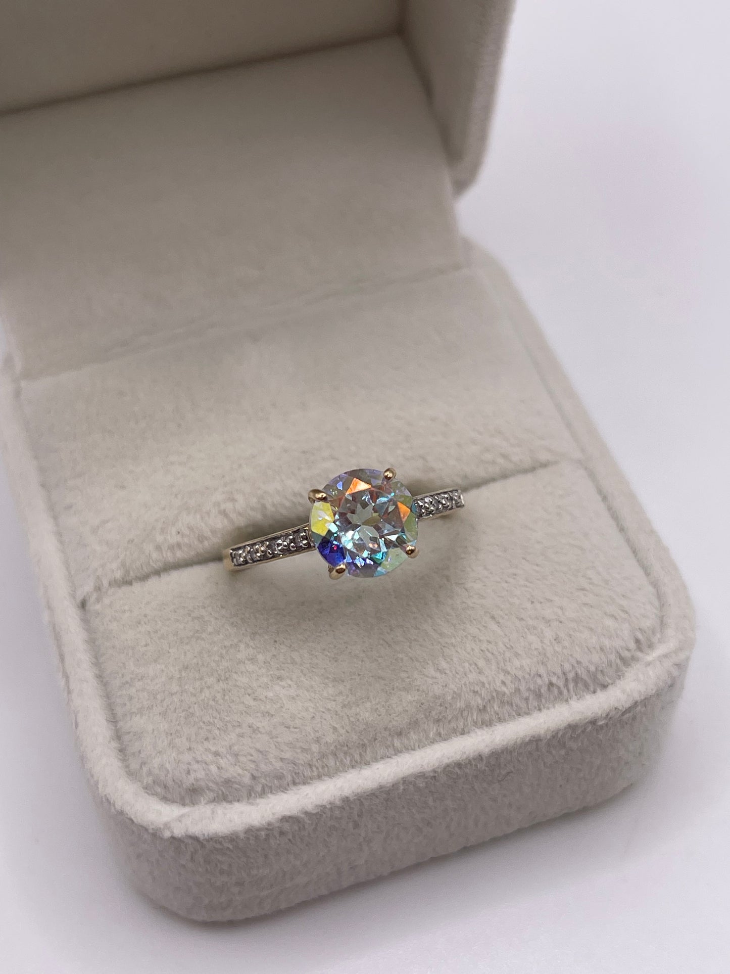 9ct gold topaz and diamond ring