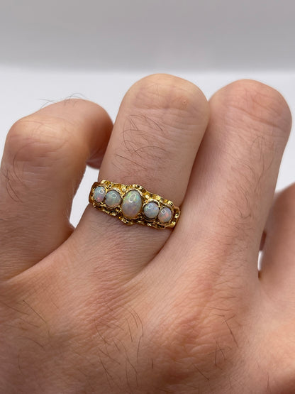 9ct gold opal ring