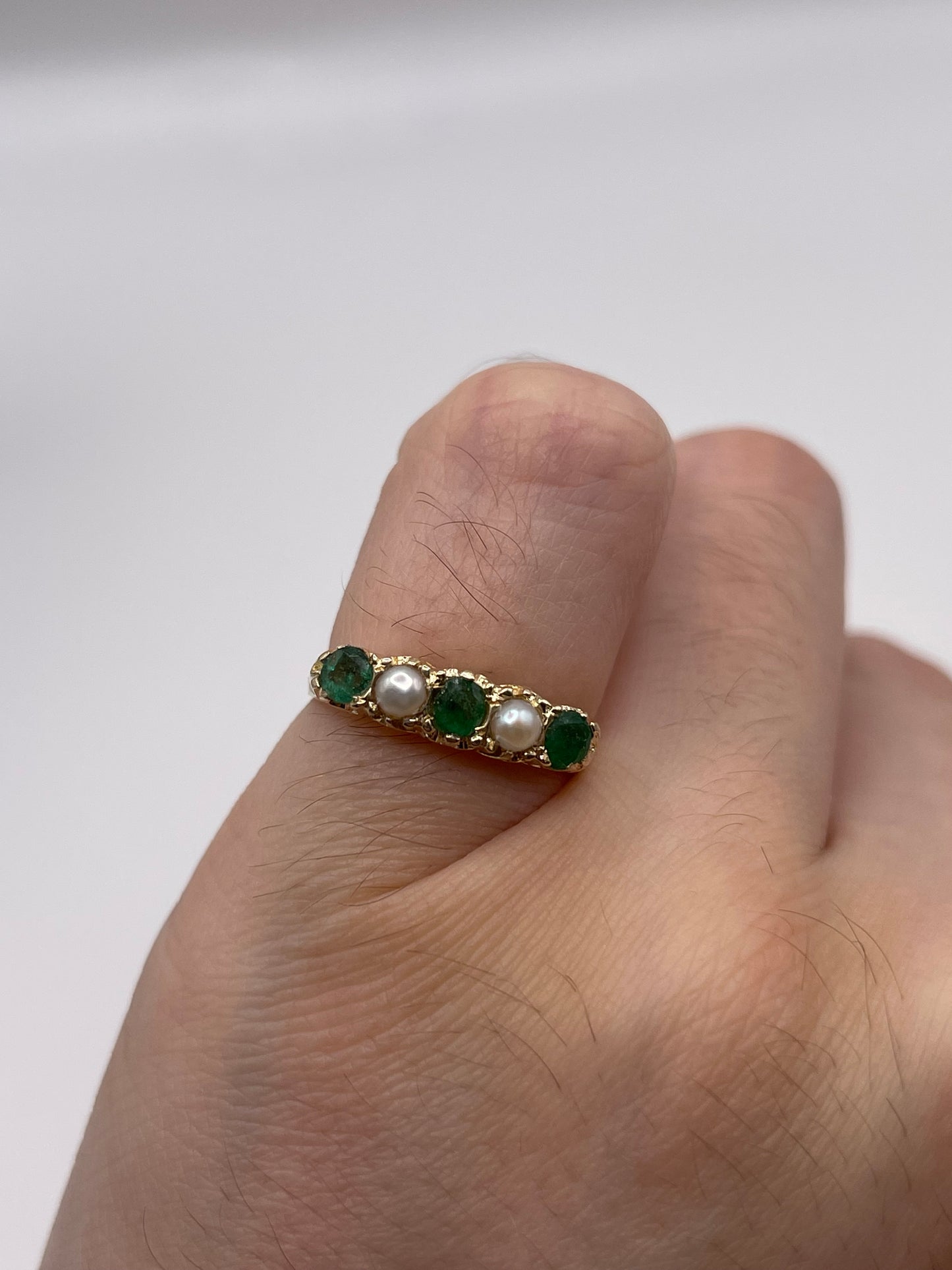 9ct gold emerald and pearl ring