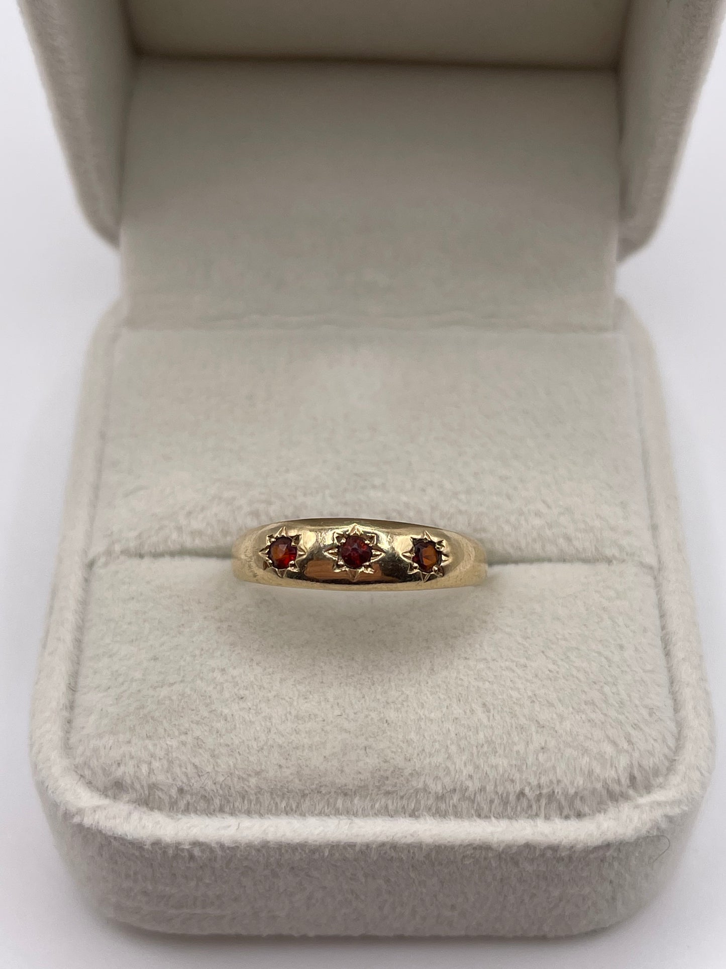 9ct gold garnet gypsy ring