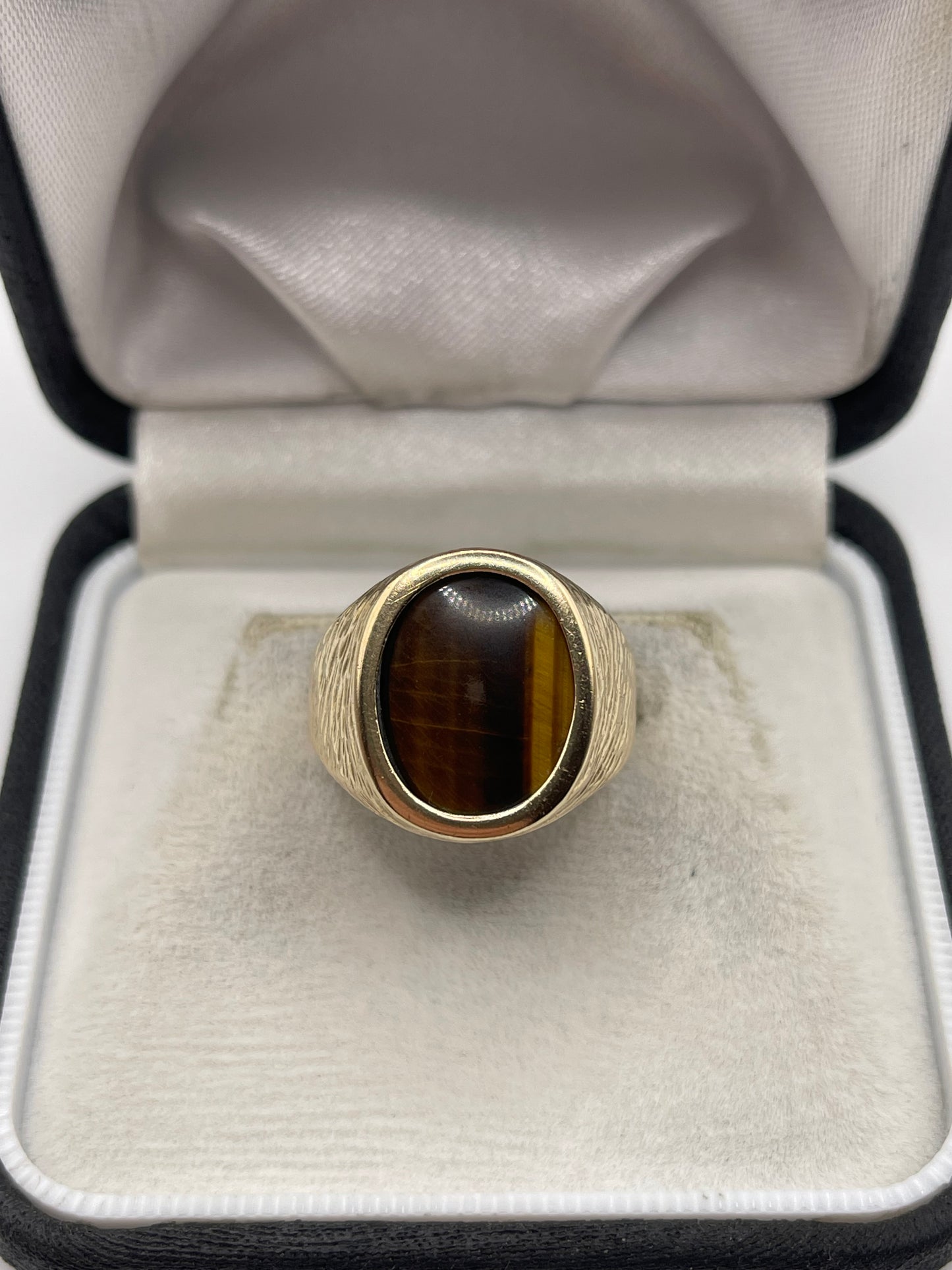 9ct gold tigers eye signet ring