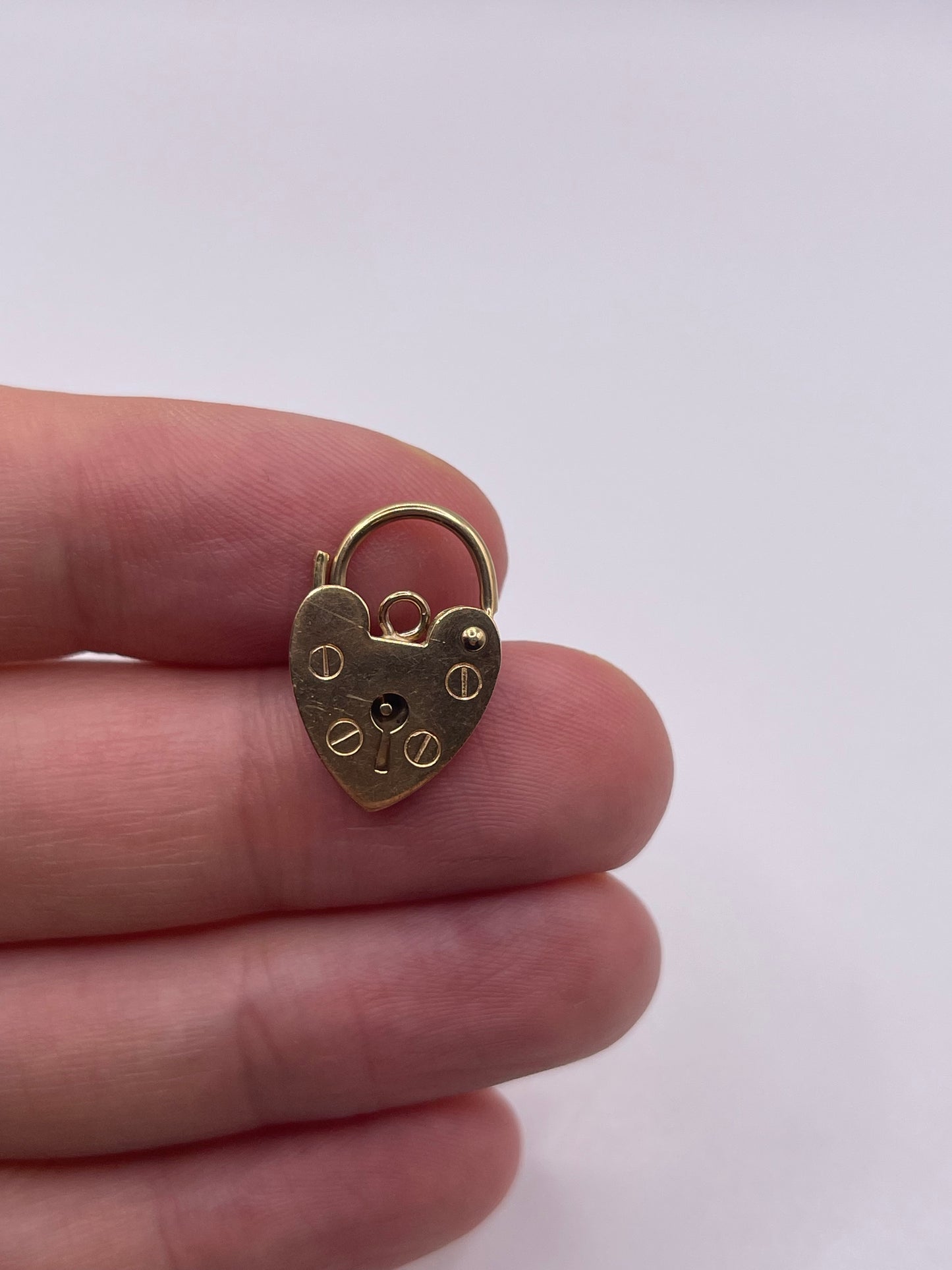 9ct gold padlock 6