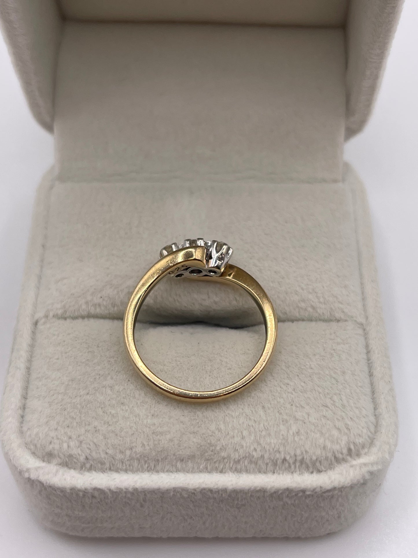 9ct gold diamond ring