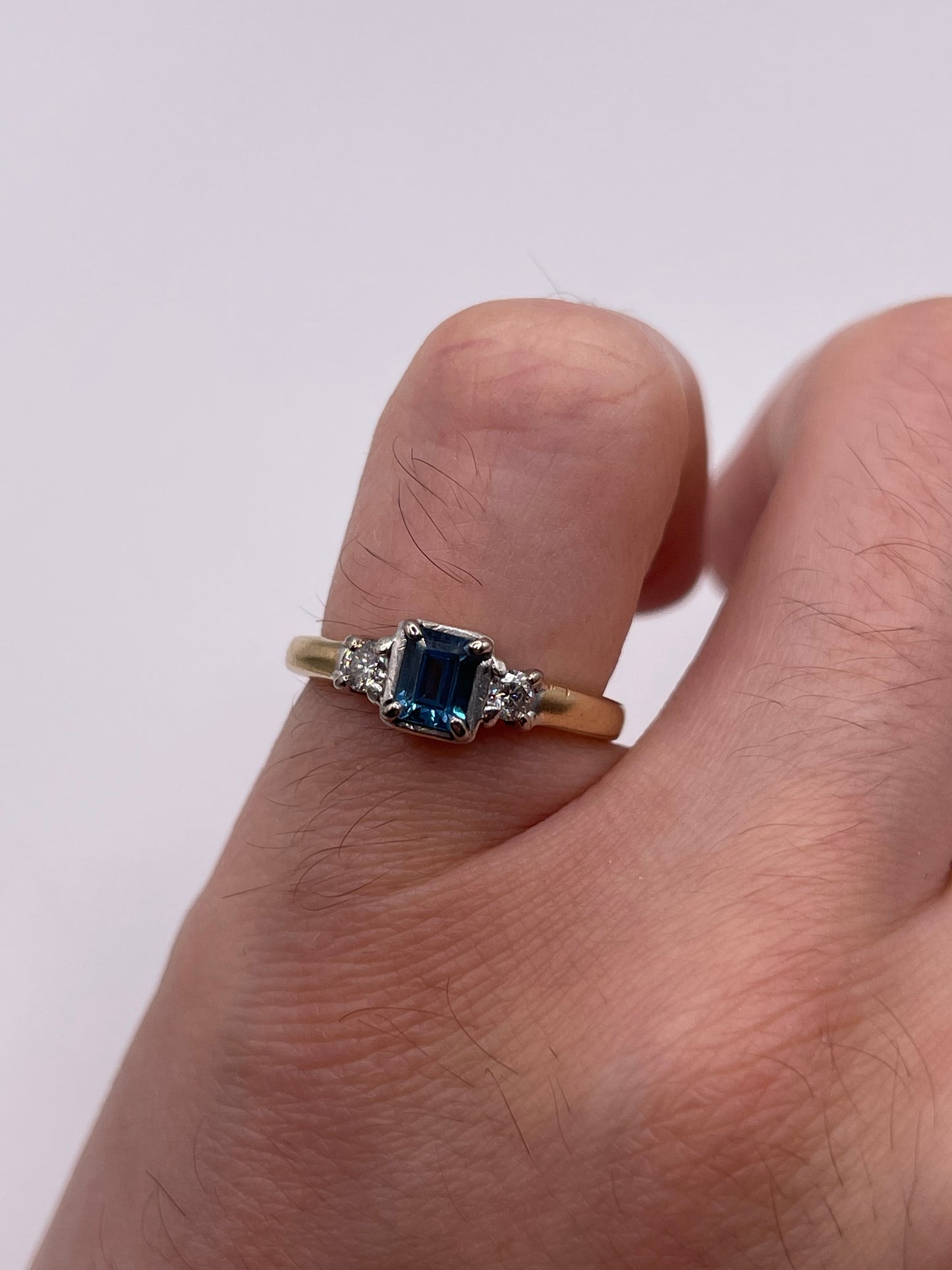 9ct gold topaz and diamond ring
