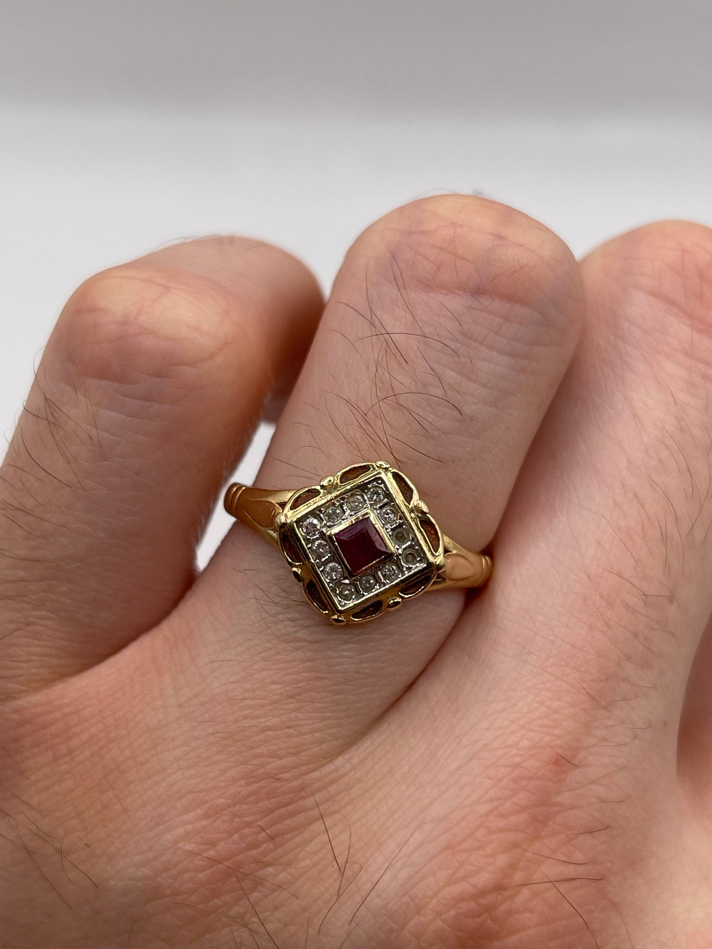 14ct gold ruby and diamond ring