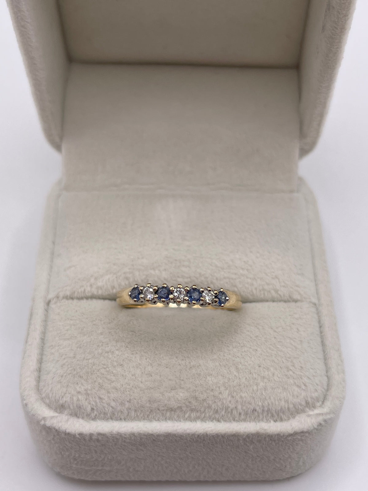 9ct gold sapphire and diamond ring