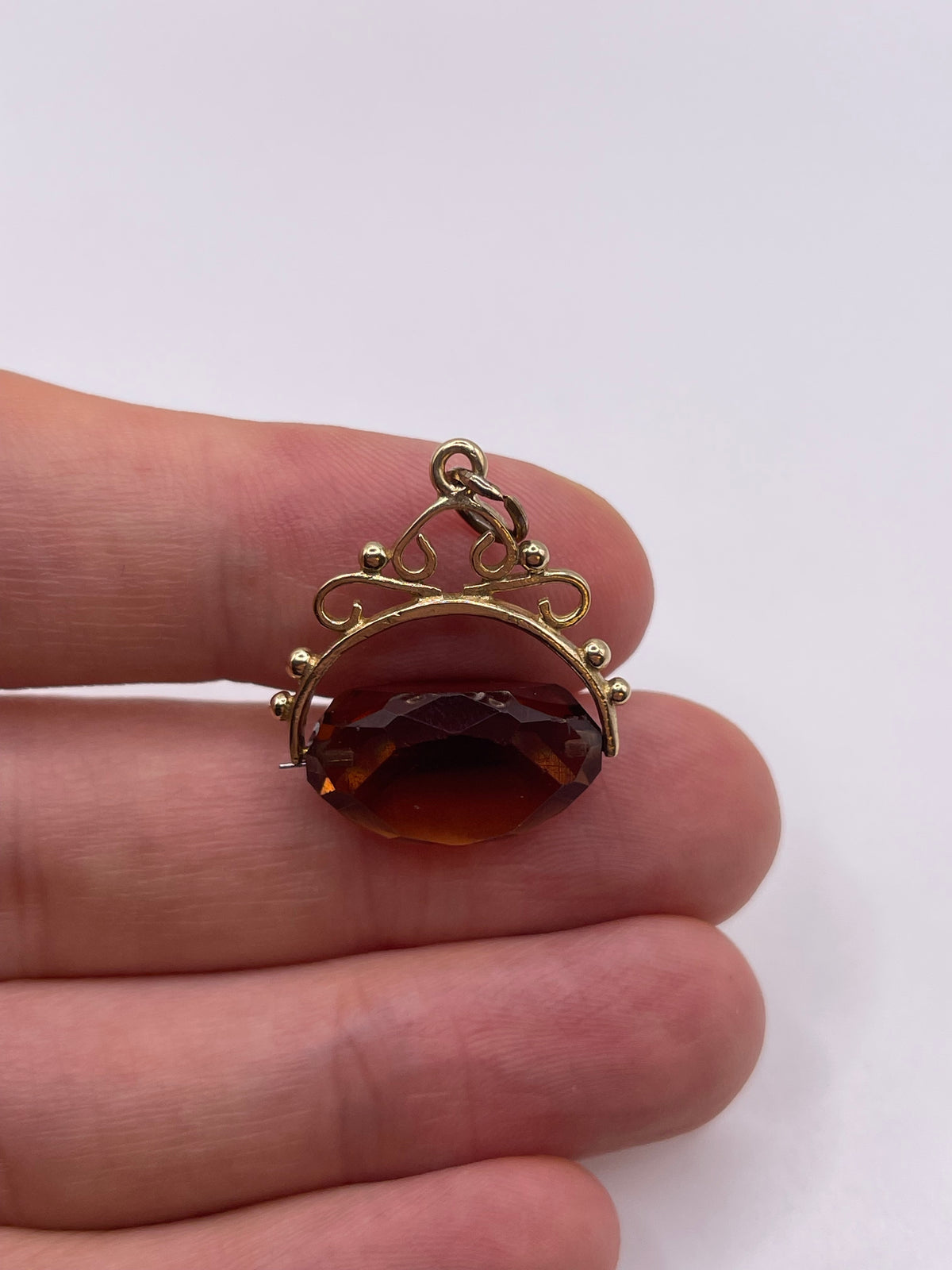 9ct gold spinning fob pendant
