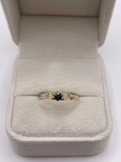 9ct gold sapphire ring