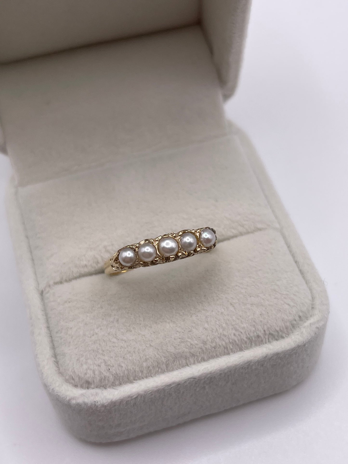 9ct gold pearl ring