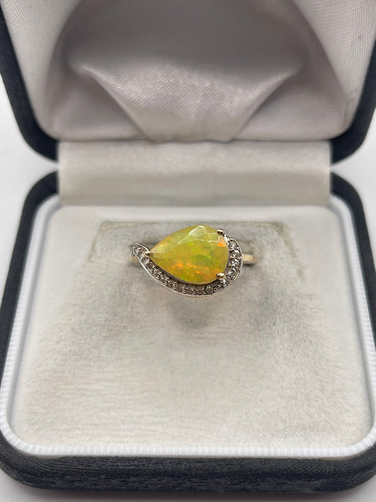 9ct gold opal and zircon ring