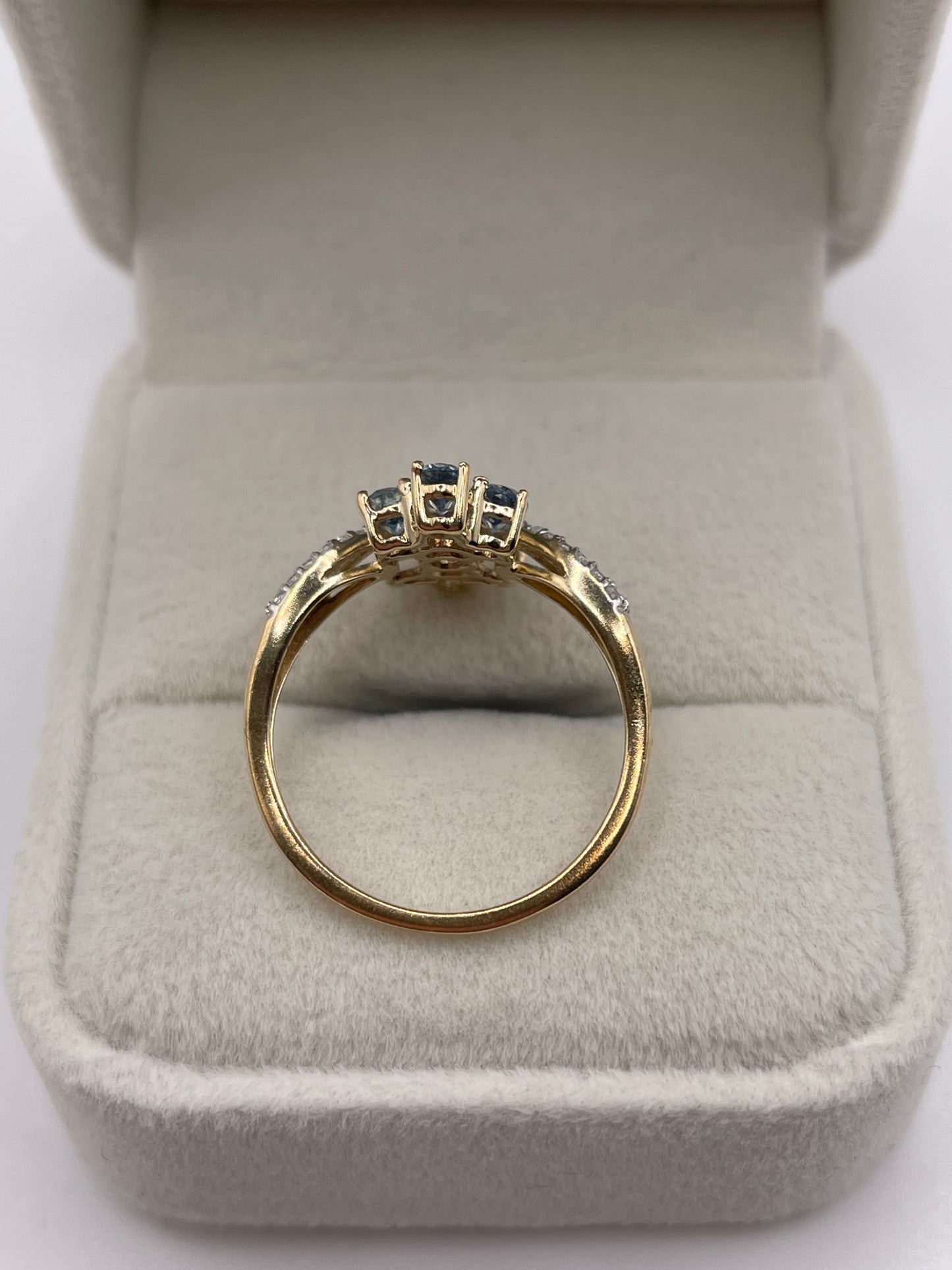 9ct gold topaz and diamond ring