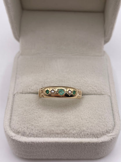 9ct gold emerald and pearl gypsy ring