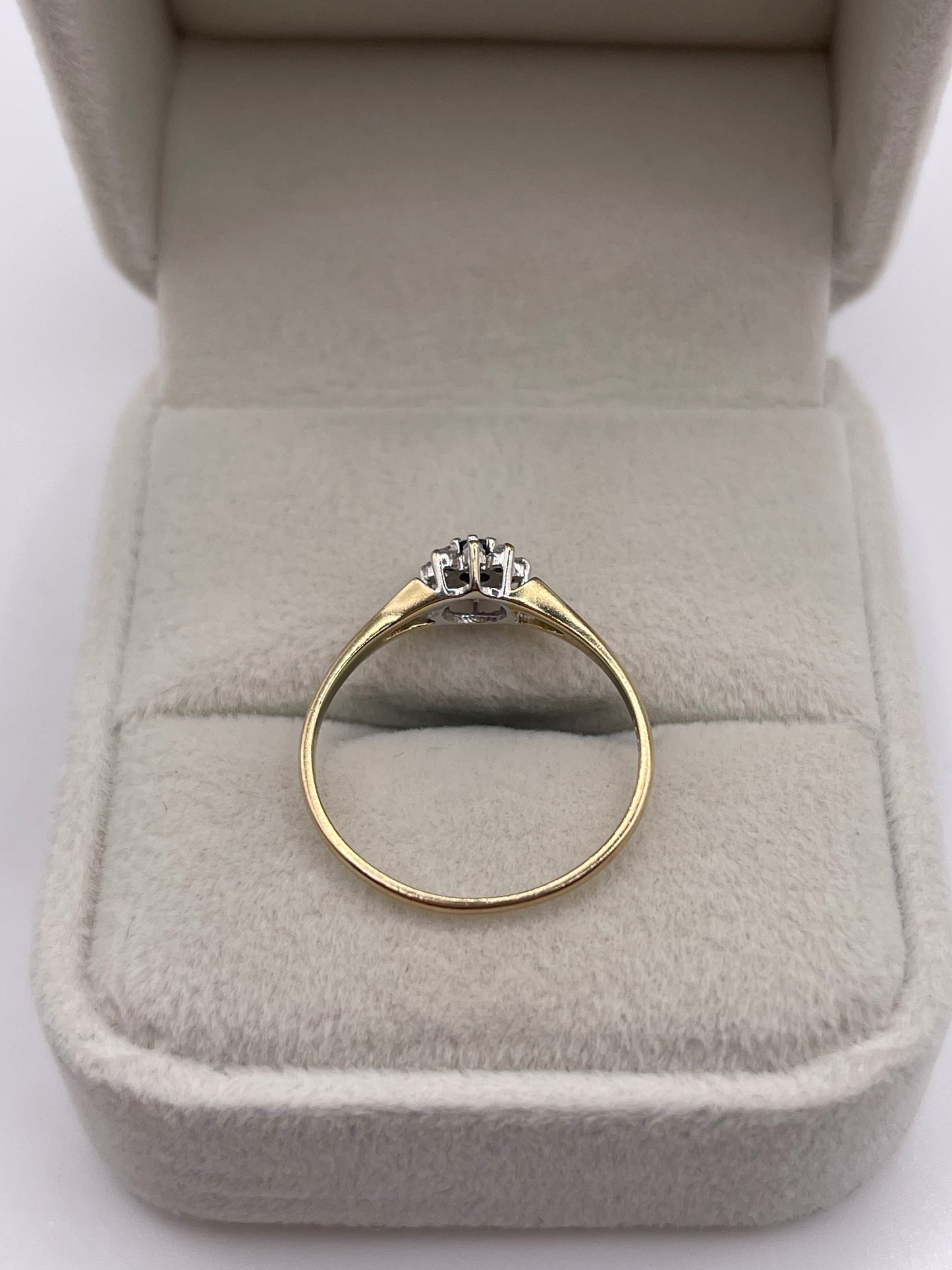 9ct gold sapphire and diamond ring