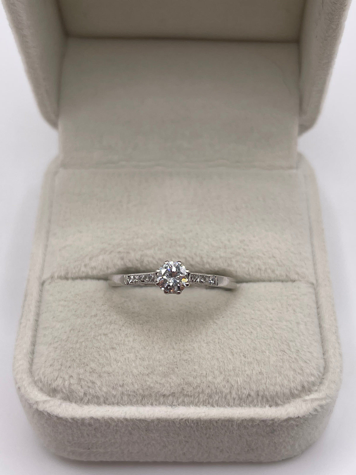Platinum diamond ring