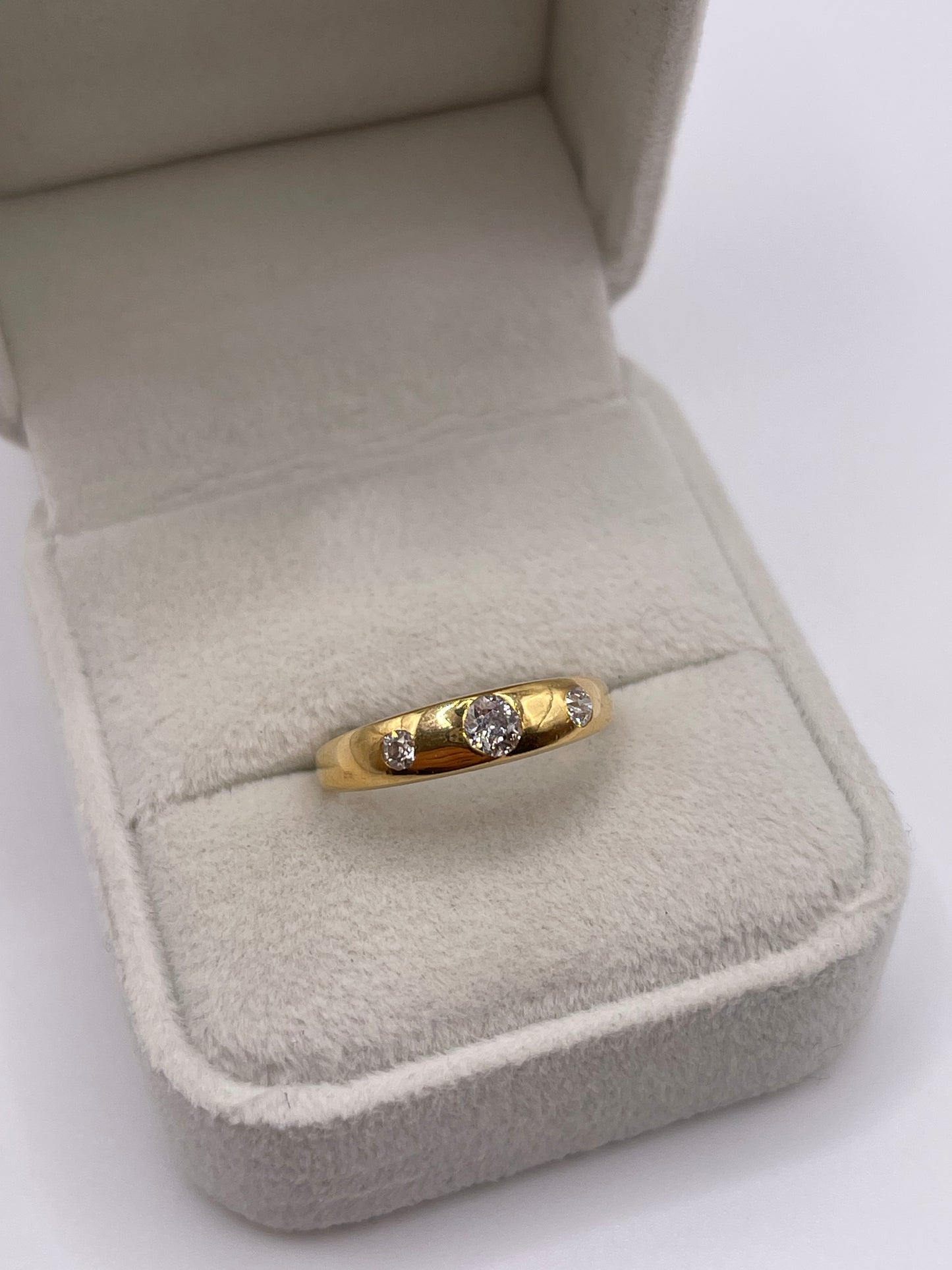 Antique 18ct gold diamond gypsy ring