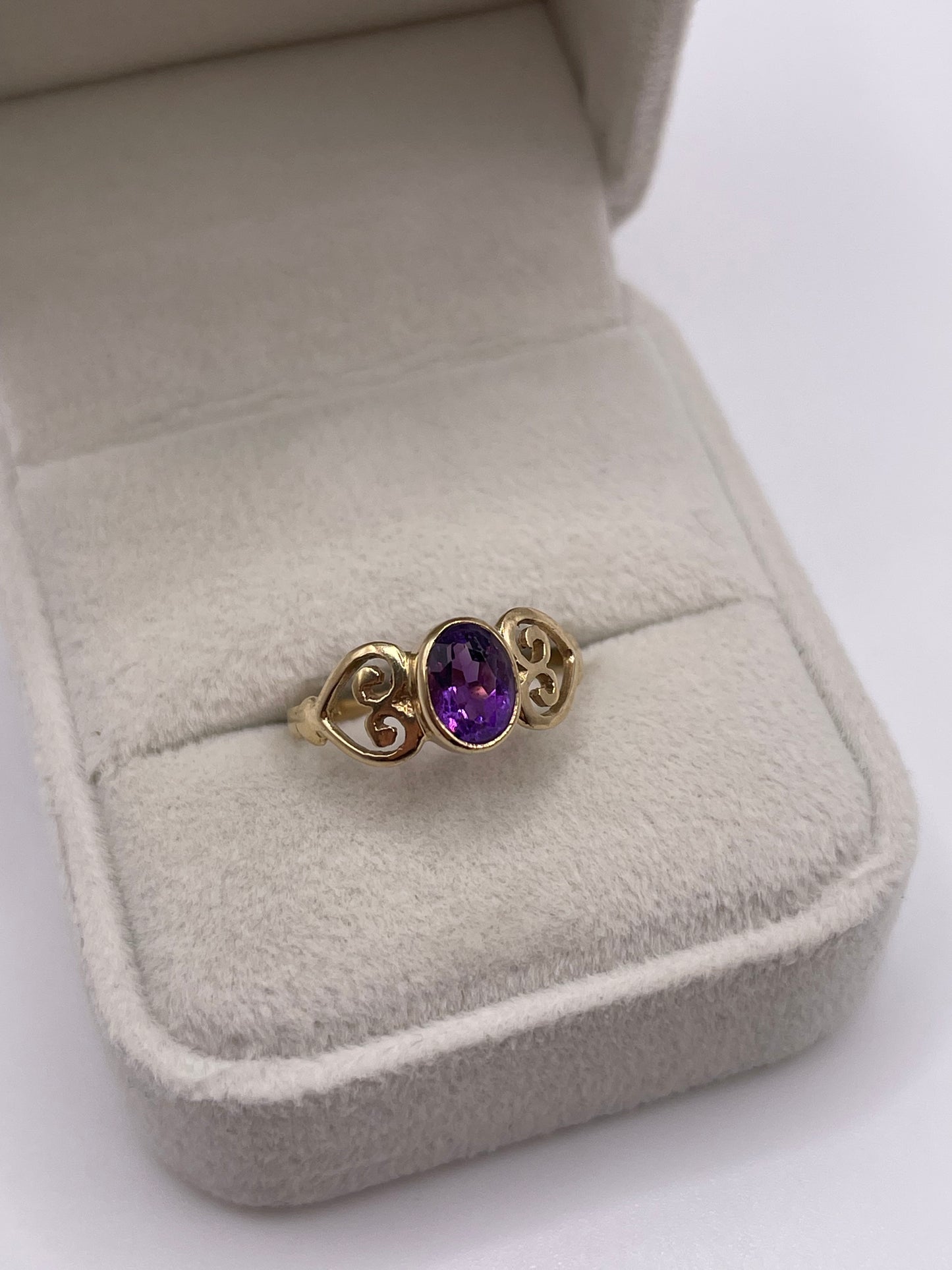 9ct gold amethyst ring