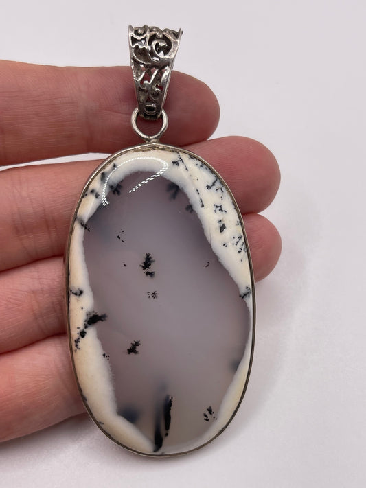 Silver gemstone pendant