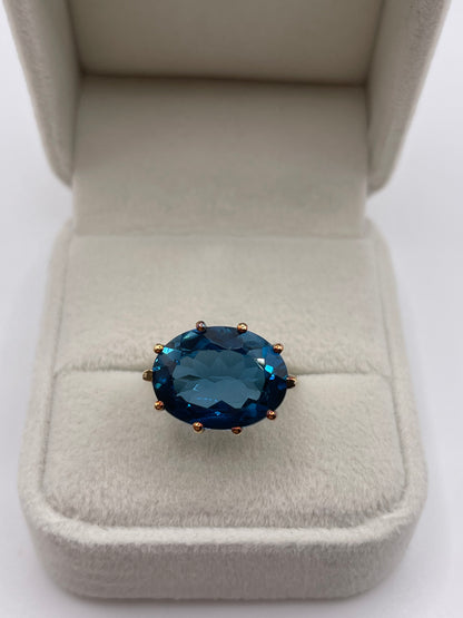 9ct gold London blue topaz ring