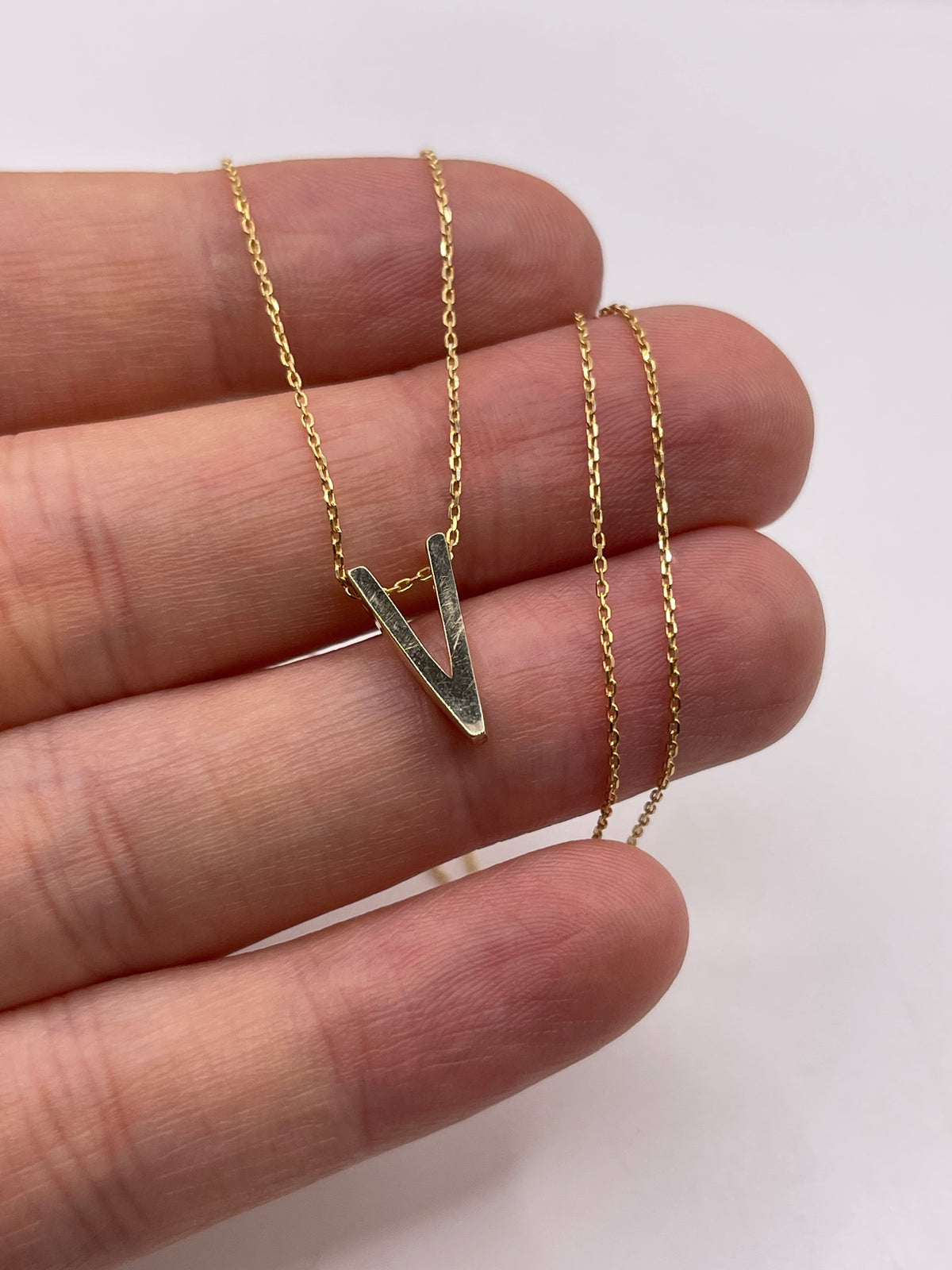 9ct gold initial V necklace