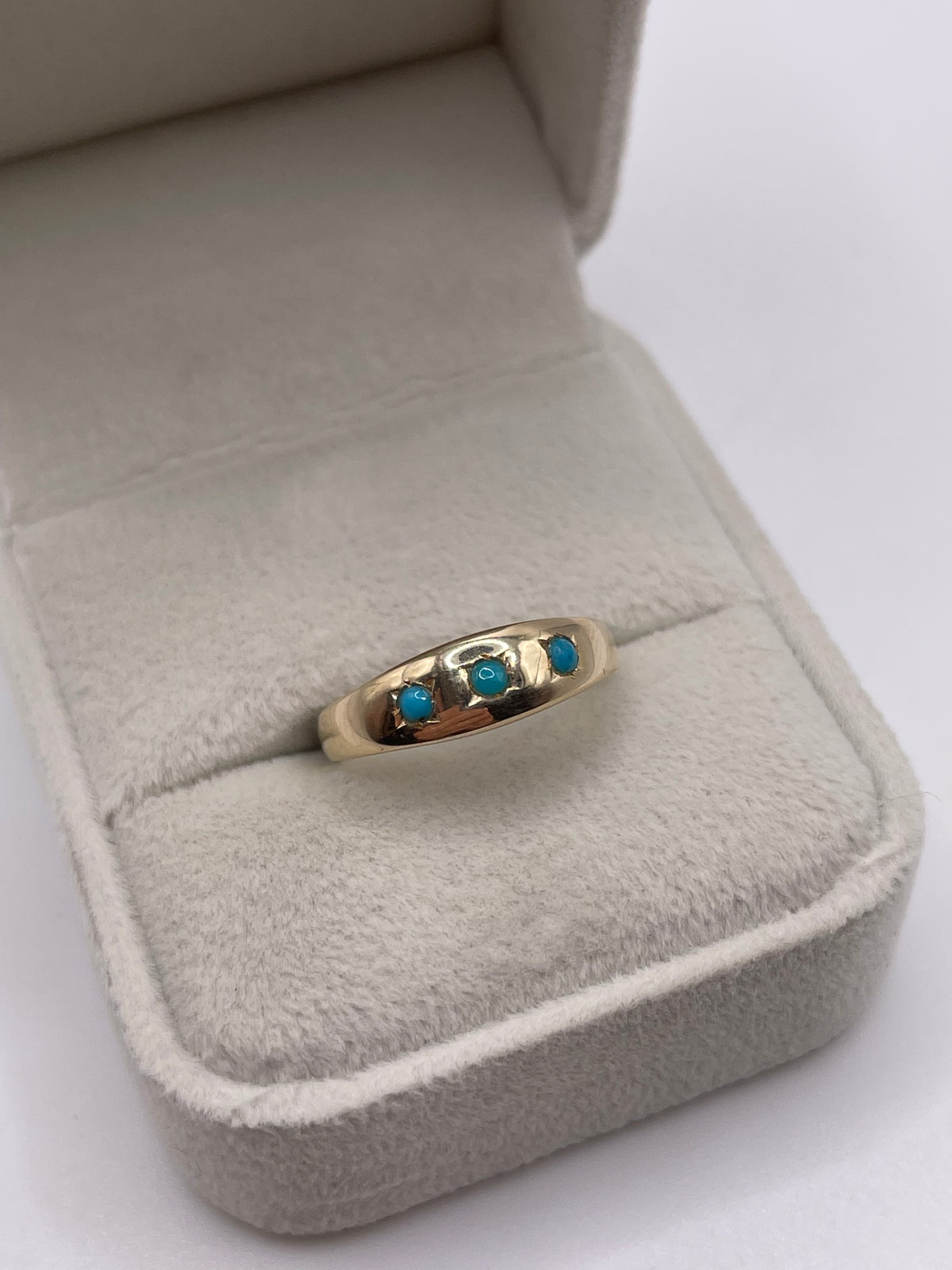 9ct gold turquoise gypsy ring