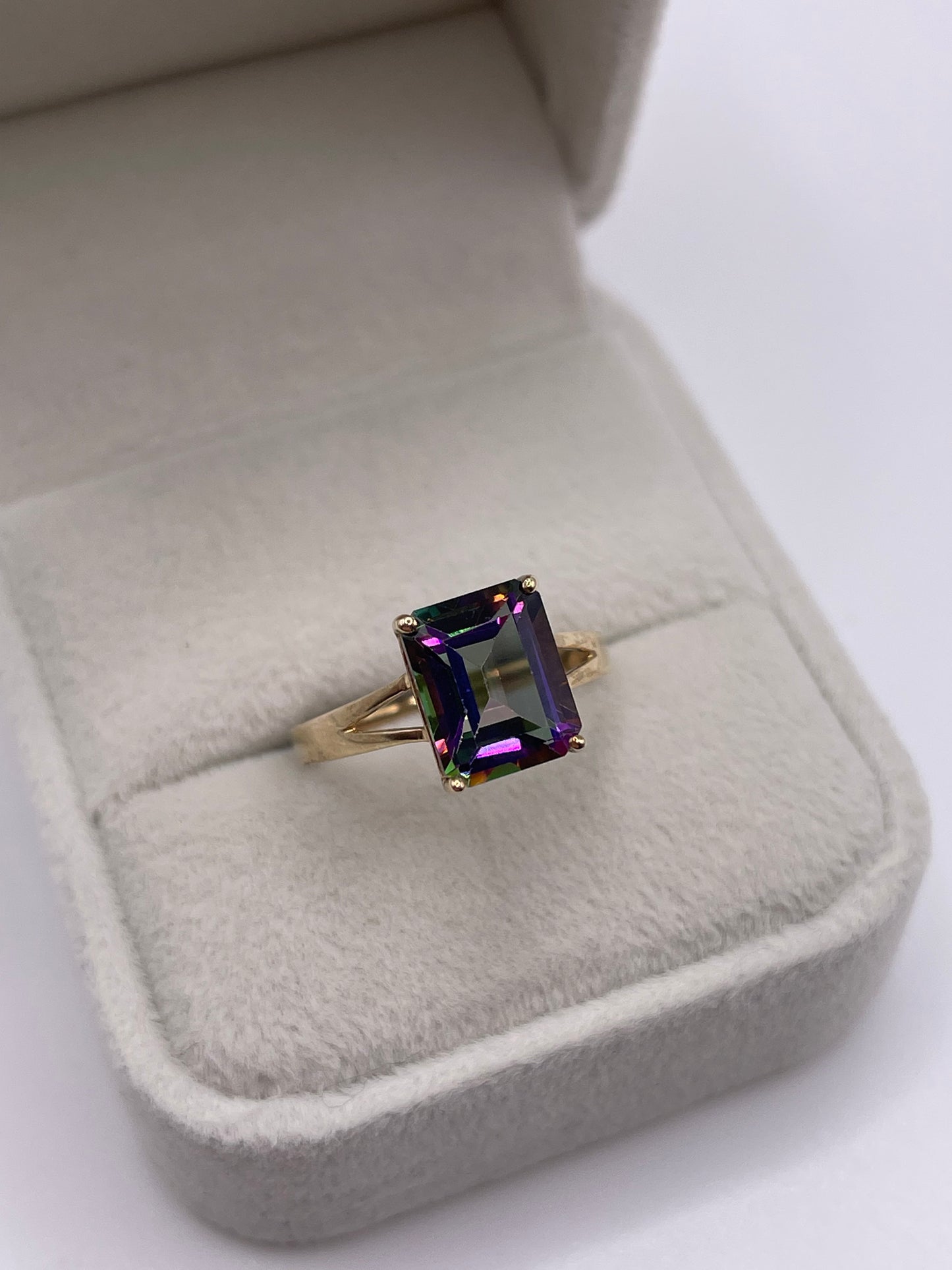 9ct gold mystic topaz ring