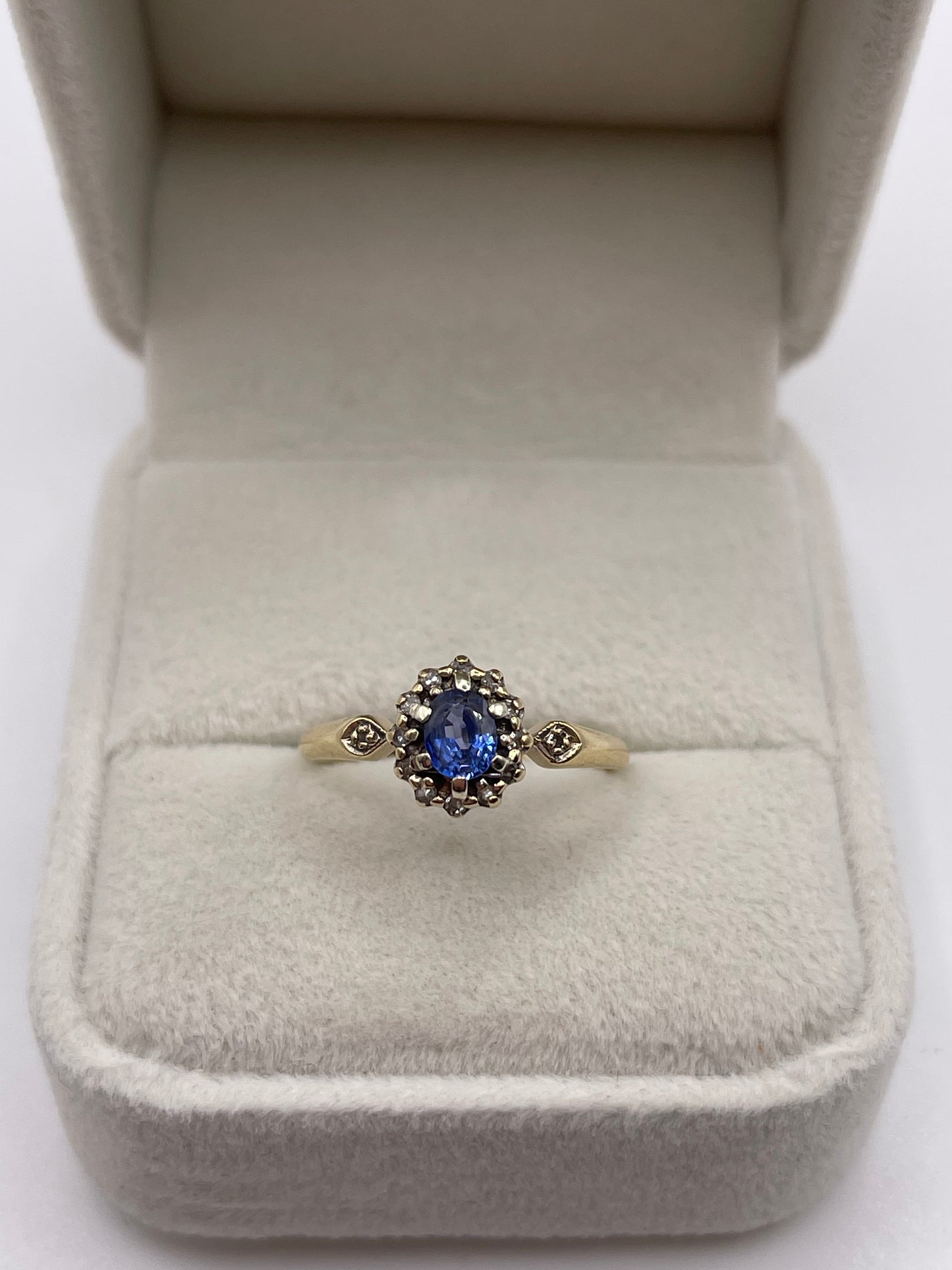 9ct gold sapphire and diamond ring