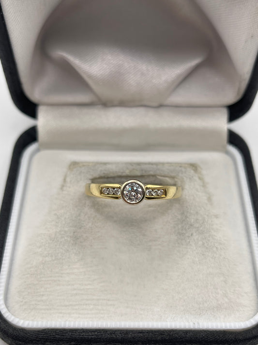 18ct gold diamond ring