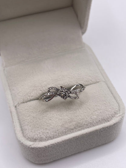 9ct white gold diamond cluster ring