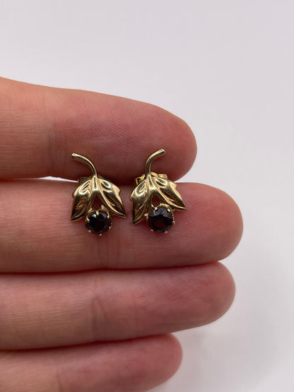 9ct gold garnet earrings