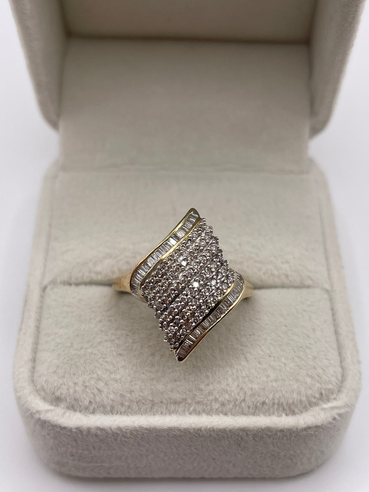9ct gold diamond cluster ring