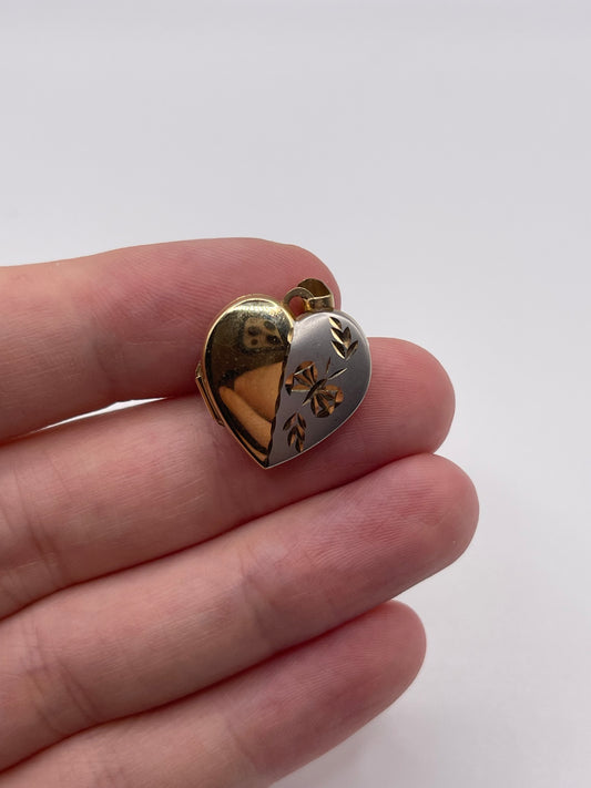 9ct gold heart locket