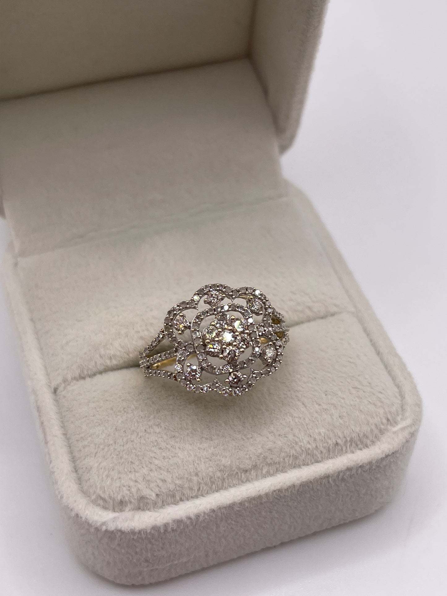 9ct gold diamond cluster ring
