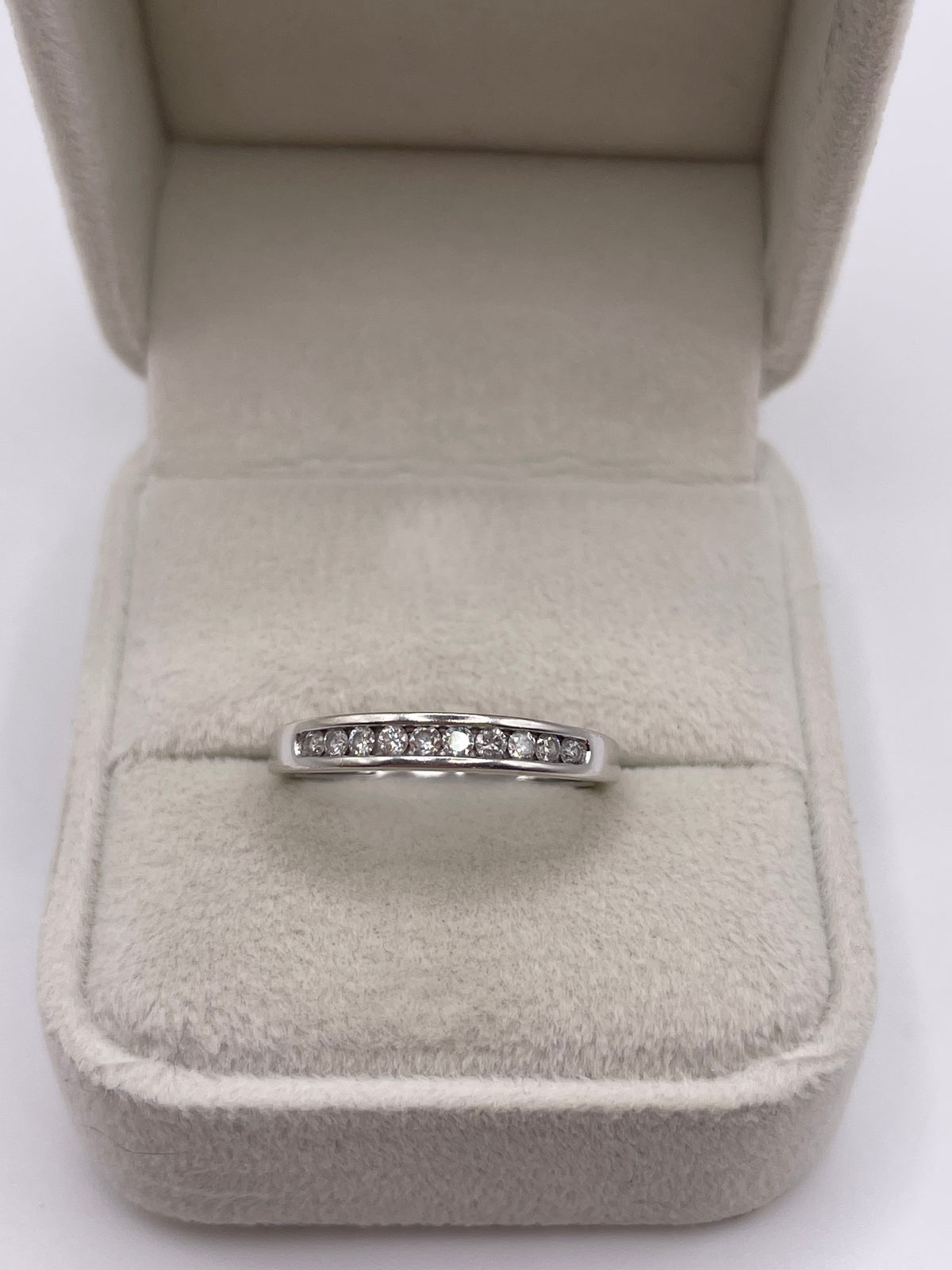9ct white gold diamond ring