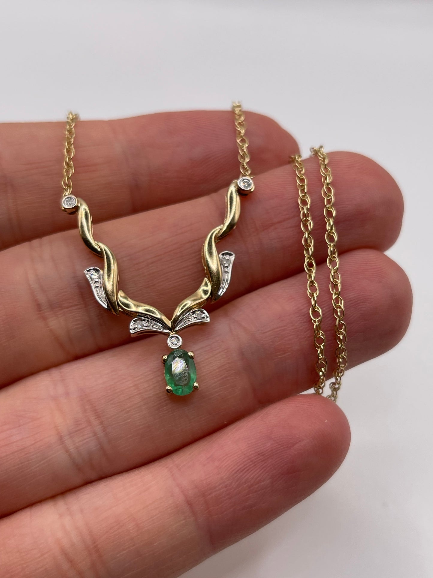 9ct gold emerald and diamond necklace