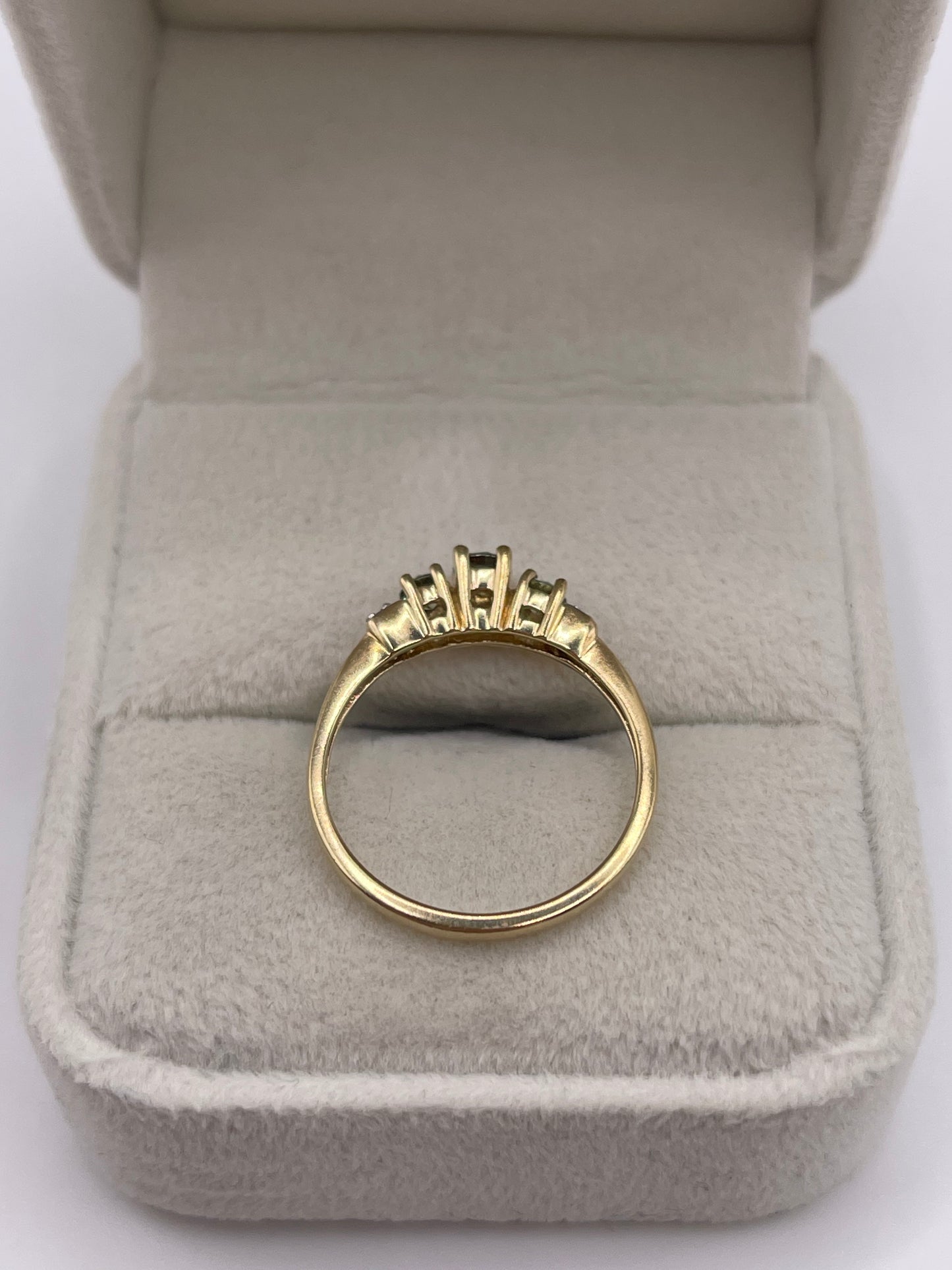 9ct gold quartz and diamond ring