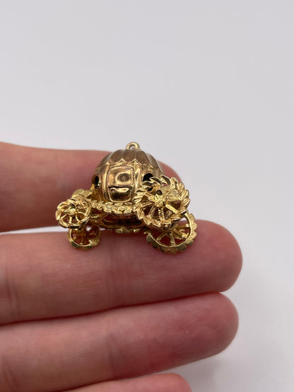 9ct gold carriage charm