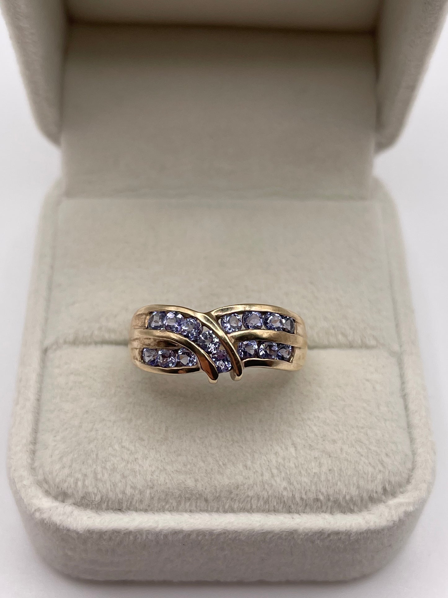 9ct gold tanzanite cluster ring