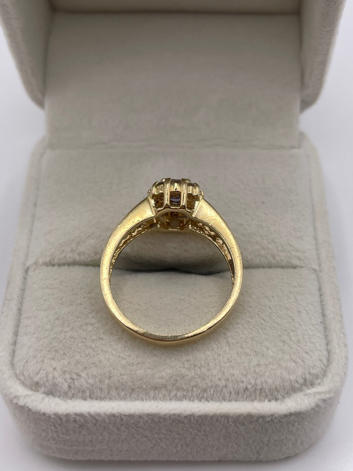 14ct gold tanzanite and diamond ring