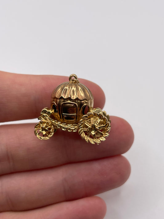 9ct gold carriage charm