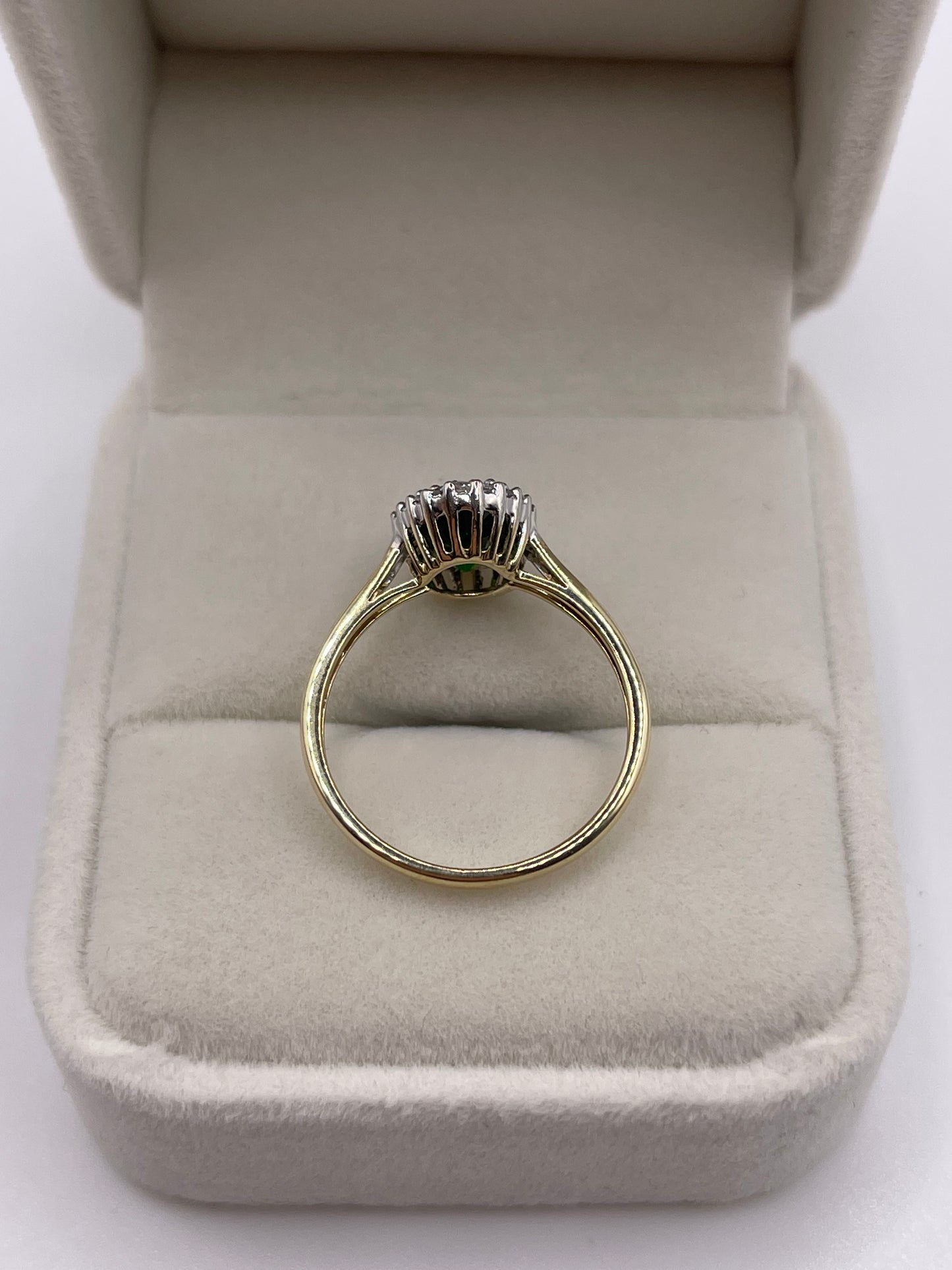 9ct gold diopside and diamond ring