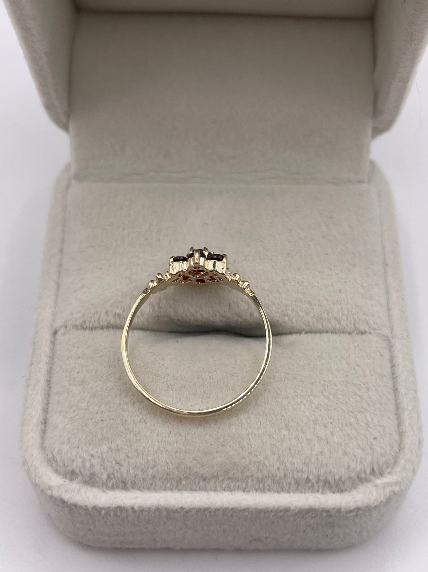 9ct gold garnet cluster ring